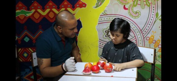 When Amreen came to manovikas for admission. she was timid and did not follow any command, after all assessments and diagnosis reports. she got admission to Aarambh Child Care Centre (A3C)which works on Partnering with Families.